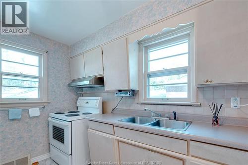 3256 Dominion Boulevard, Windsor, ON - Indoor Photo Showing Kitchen With Double Sink
