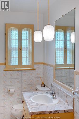 3256 Dominion Boulevard, Windsor, ON - Indoor Photo Showing Bathroom