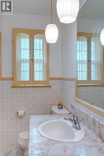 3256 Dominion Boulevard, Windsor, ON - Indoor Photo Showing Bathroom