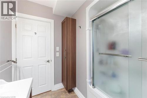 Bathroom - 1063 Joan Drive, Burlington, ON - Indoor Photo Showing Bathroom