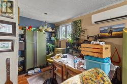 main floor dining area - 