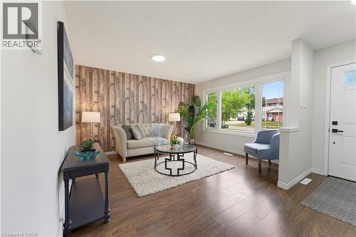61 Balfour Crescent, Kitchener, ON - Indoor Photo Showing Living Room