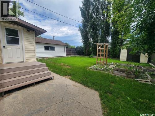 5107 Leader Street, Macklin, SK - Outdoor