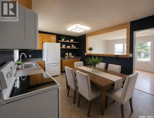 5107 Leader Street, Macklin, SK - Indoor Photo Showing Dining Room