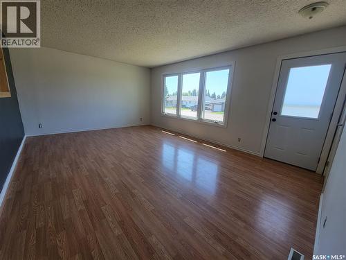 5107 Leader Street, Macklin, SK - Indoor Photo Showing Other Room
