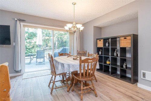 1567 Laura'S Loop, Qualicum Beach, BC 