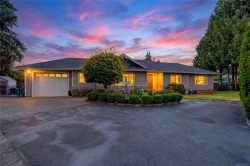 2964 Pickford Rd Colwood, BC V9B 2K7