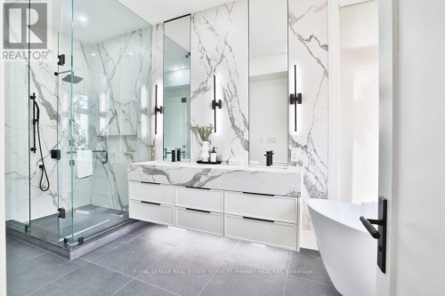 1143 Kane Road, Mississauga, ON - Indoor Photo Showing Bathroom