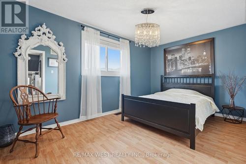 515 Berkindale Drive, Hamilton, ON - Indoor Photo Showing Bedroom