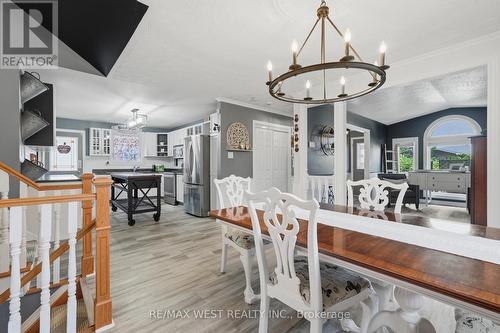515 Berkindale Drive, Hamilton, ON - Indoor Photo Showing Dining Room