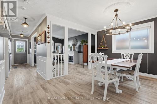515 Berkindale Drive, Hamilton, ON - Indoor Photo Showing Dining Room