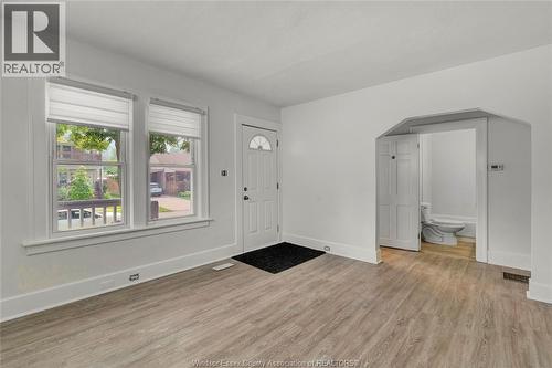 842-844 ELLROSE AVENUE Unit# DUPLEX , Windsor, Ontario N8Y 3W7 3