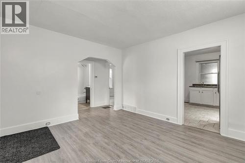 842-844 ELLROSE AVENUE Unit# DUPLEX , Windsor, Ontario N8Y 3W7 4