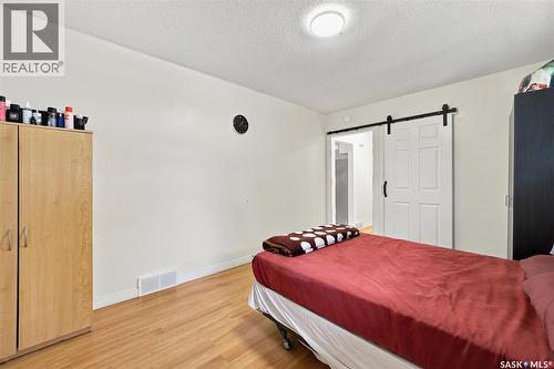 1709 2Nd Avenue N, Saskatoon, SK - Indoor Photo Showing Bedroom