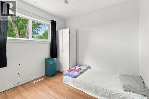 1709 2Nd Avenue N, Saskatoon, SK - Indoor Photo Showing Bedroom