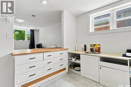 1709 2Nd Avenue N, Saskatoon, SK - Indoor Photo Showing Kitchen