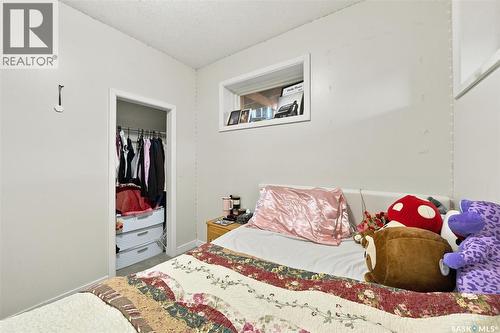 1709 2Nd Avenue N, Saskatoon, SK - Indoor Photo Showing Bedroom