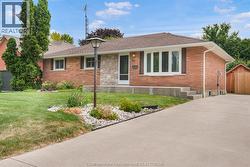 66 HOLLAND AVENUE Chatham, ON N7M 2C7