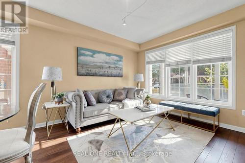 74 Trojan Crescent, Markham, ON - Indoor Photo Showing Living Room