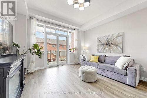 4798 16Th Avenue, Markham, ON - Indoor Photo Showing Living Room