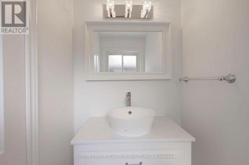 3456 Riverspray Crescent, Mississauga, ON - Indoor Photo Showing Bathroom
