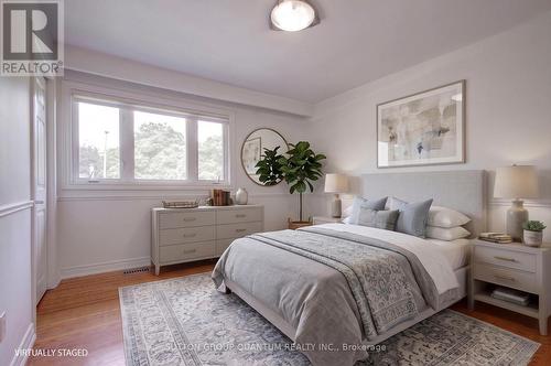 3456 Riverspray Crescent, Mississauga, ON - Indoor Photo Showing Bedroom