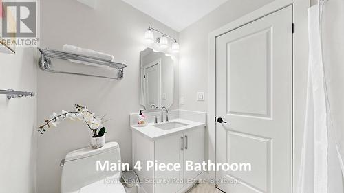 1830 Burnhamthorpe Road E, Mississauga, ON - Indoor Photo Showing Bathroom