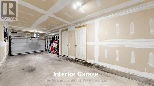 1830 Burnhamthorpe Road E, Mississauga, ON - Indoor Photo Showing Garage