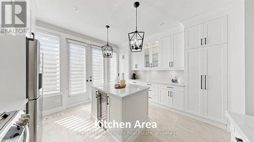 1830 Burnhamthorpe Road E, Mississauga, ON - Indoor Photo Showing Kitchen With Upgraded Kitchen