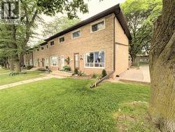 22 RIVERDALE Drive Unit# 1  Hamilton, ON L8E 1J8