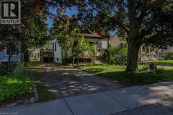 15 SPENCER Avenue  Dundas, ON L9H 1E7