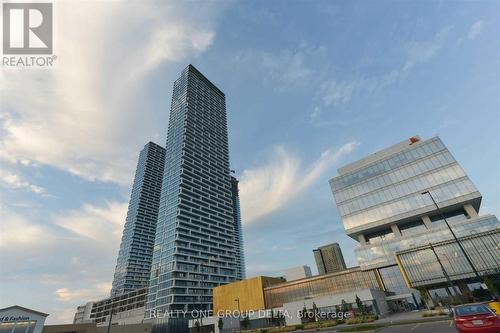 4002 - 898 PORTAGE PARKWAY  Vaughan, ON L4K 3Y8