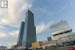 4002 - 898 PORTAGE PARKWAY Vaughan, ON L4K 3Y8