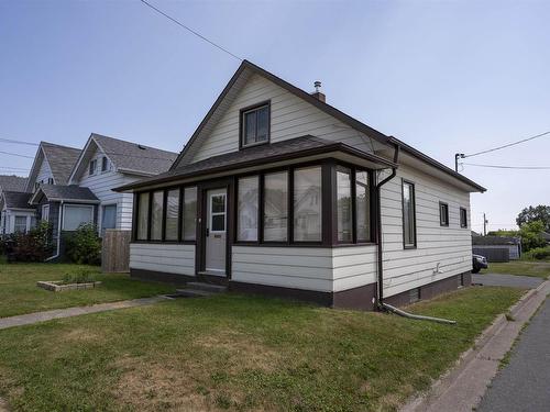 367 MARKLAND ST  Thunder Bay, ON P7B 2H9