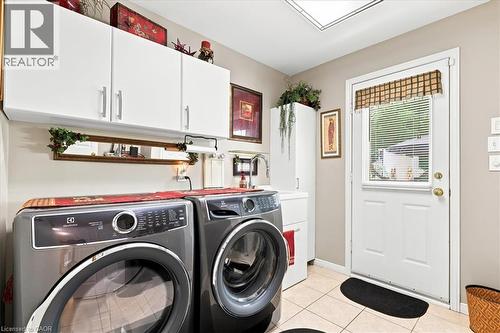 Laundry room - 39 Everwood Run, Kitchener, ON - Indoor Photo Showing Laundry Room