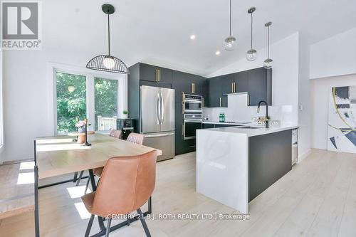 58 Methodist Island, Tay, ON - Indoor Photo Showing Kitchen With Upgraded Kitchen
