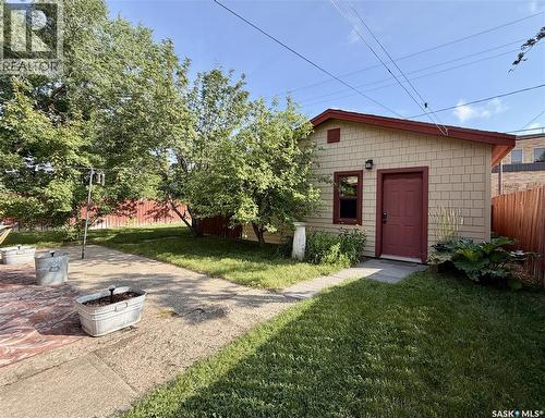 1305 2Nd Street, Estevan, SK - Outdoor