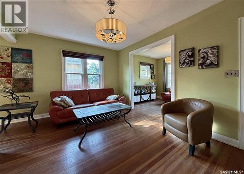 1305 2Nd Street, Estevan, SK - Indoor Photo Showing Living Room