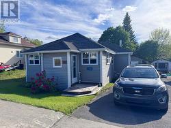 33 Beaumont Avenue Grand Falls-Windsor, NL A2A 1Z8