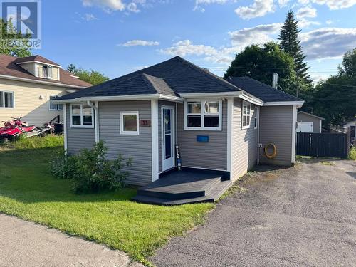 33 Beaumont Avenue  Grand Falls-Windsor, NL A2A 1Z8