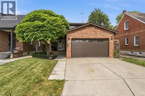 2282 WOODLAWN  Windsor, ON N8W 2H3