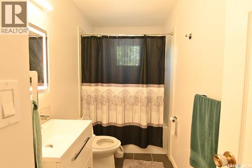 521 Guelph Crescent, Saskatoon, SK - Indoor Photo Showing Bathroom