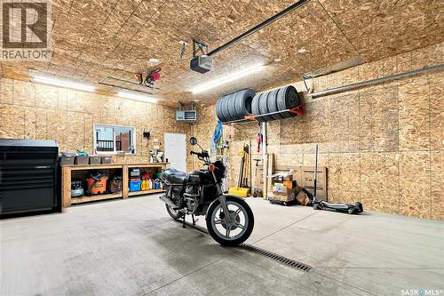 1054 Brighton Gate, Saskatoon, SK - Indoor Photo Showing Garage