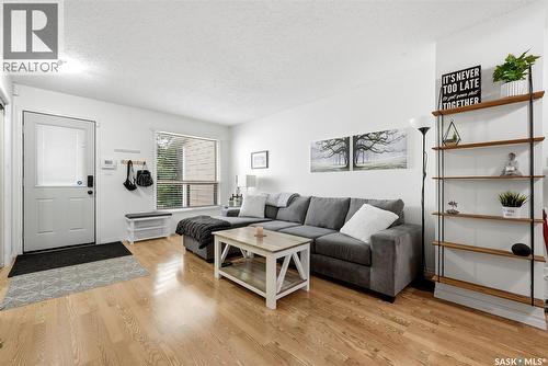 82 Cedar Meadow Drive, Regina, SK - Indoor Photo Showing Living Room