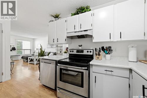 82 Cedar Meadow Drive, Regina, SK - Indoor Photo Showing Kitchen