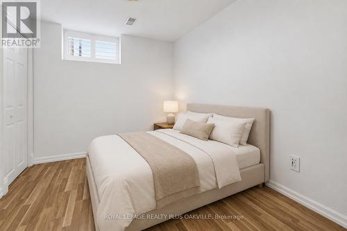 336 Tuck Drive, Burlington, ON - Indoor Photo Showing Bedroom