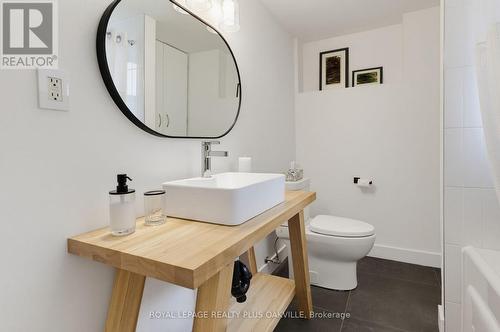 336 Tuck Drive, Burlington, ON - Indoor Photo Showing Bathroom