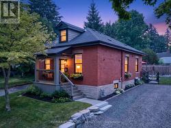 122 STUART STREET Guelph, ON N1E 4S8