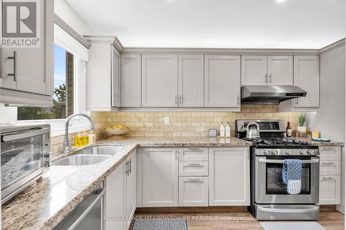 3 Northgate Boulevard, Brampton, ON - Indoor Photo Showing Kitchen With Double Sink With Upgraded Kitchen