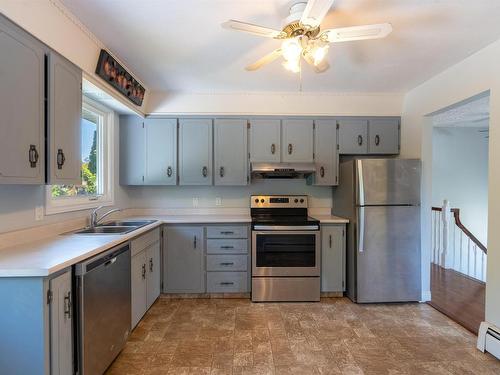 37 Chelsey Circle, Charlottetown, PE - Indoor Photo Showing Kitchen With Double Sink